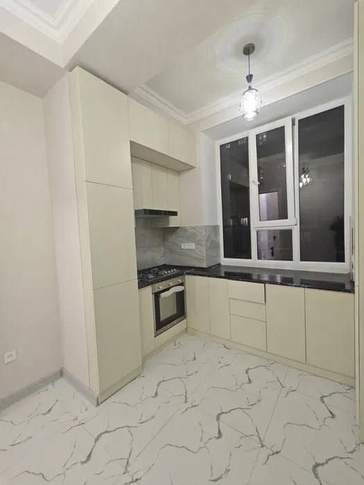 Срочно Продается 2*3 комн 3 этаж 70 кв с новый ремонтом