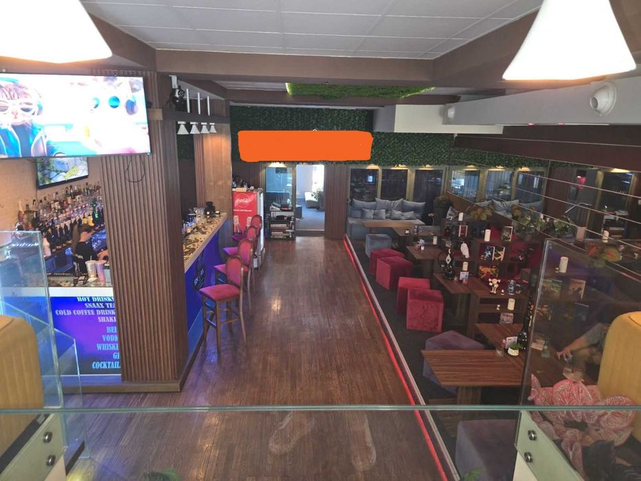 Ресторант и бар, Център