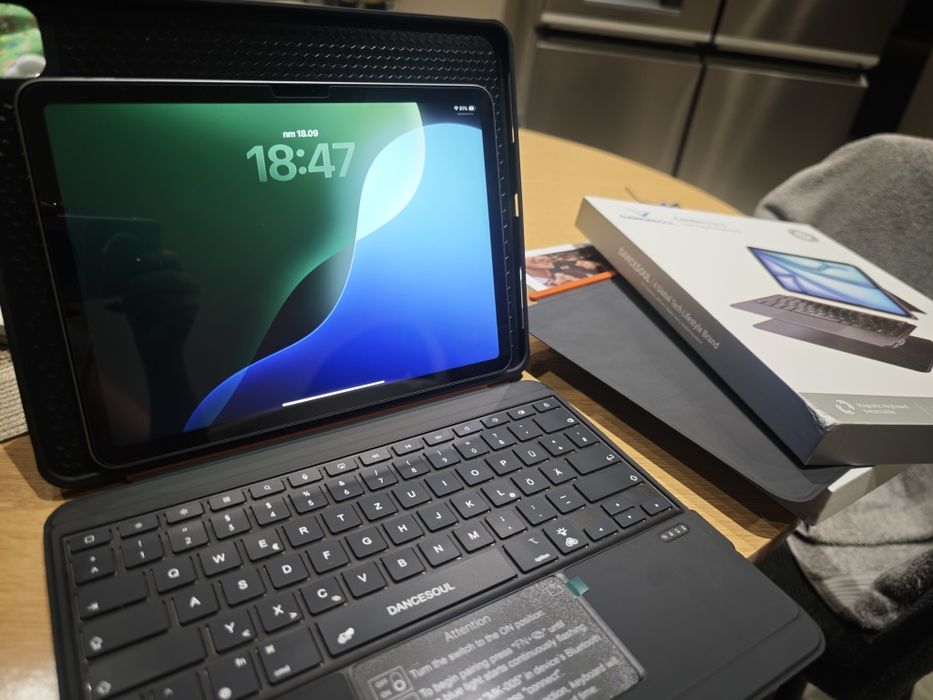 Продавам чисто нов, неизползван калъф с клавиатура и тракпад Dancesoul Combo 3 in 1 (Case + Cover + Keyboard)12.9" и 13"
