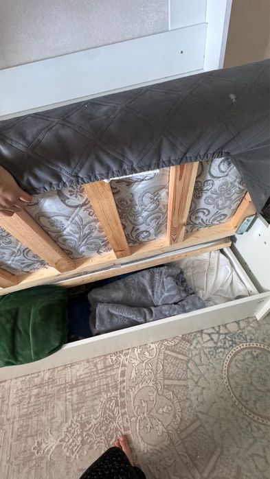 Двухярусная кровать