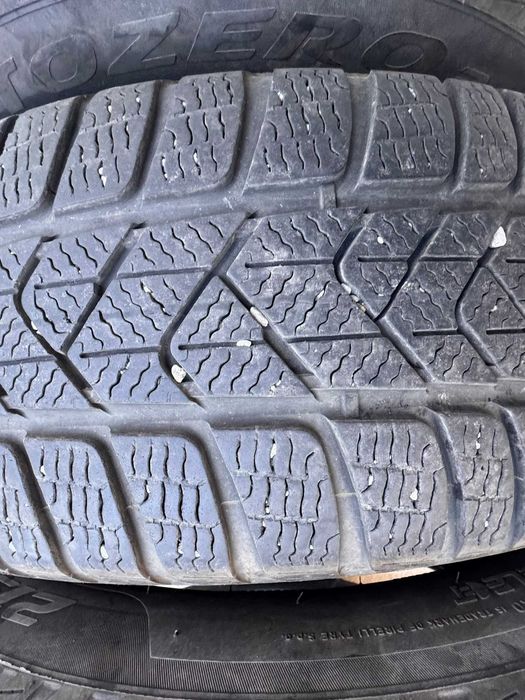 Pirelli Sottozero 3 215/60 R18 102T XL RFT MOE ELECT – DOT 2024