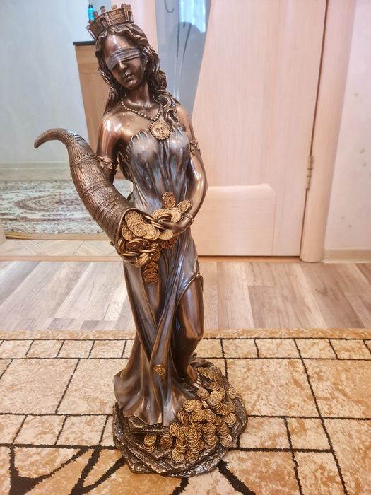 Cтатуэтка богиня фортуны