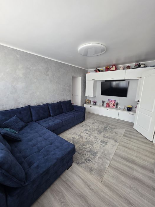 Apartament 3 camere semidecomandat,etaj 1, Tiglina 1 zona Francezi