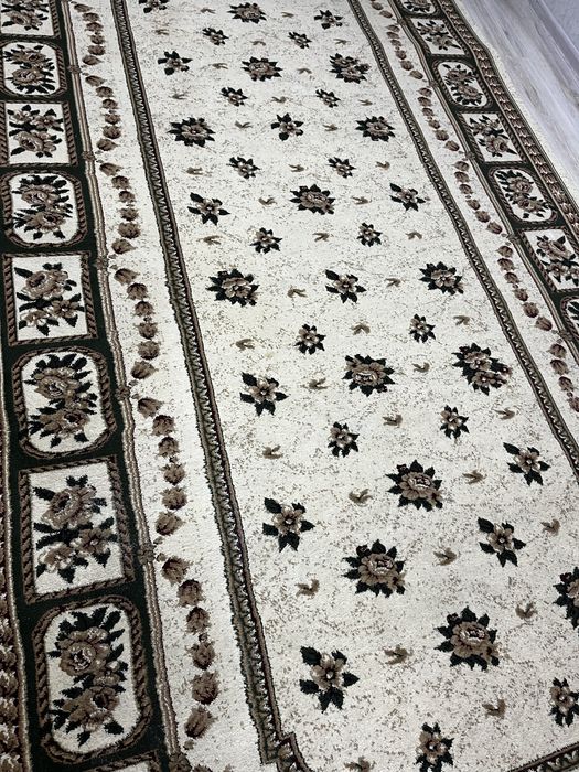 Продам ковер размер 4х2