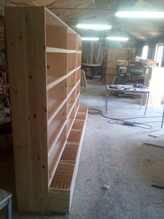 Секция от масив с чекмеджета от щайги