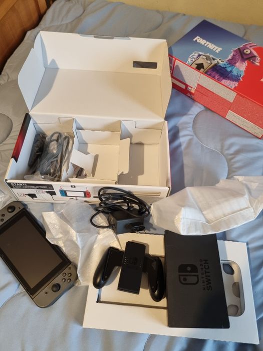 Nintendo switch нинтендо слич в много добро състояние