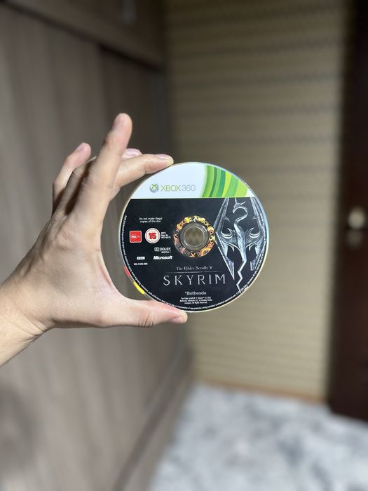 SKYRIM V The Gilder Scrolls  Xbox 360 диск