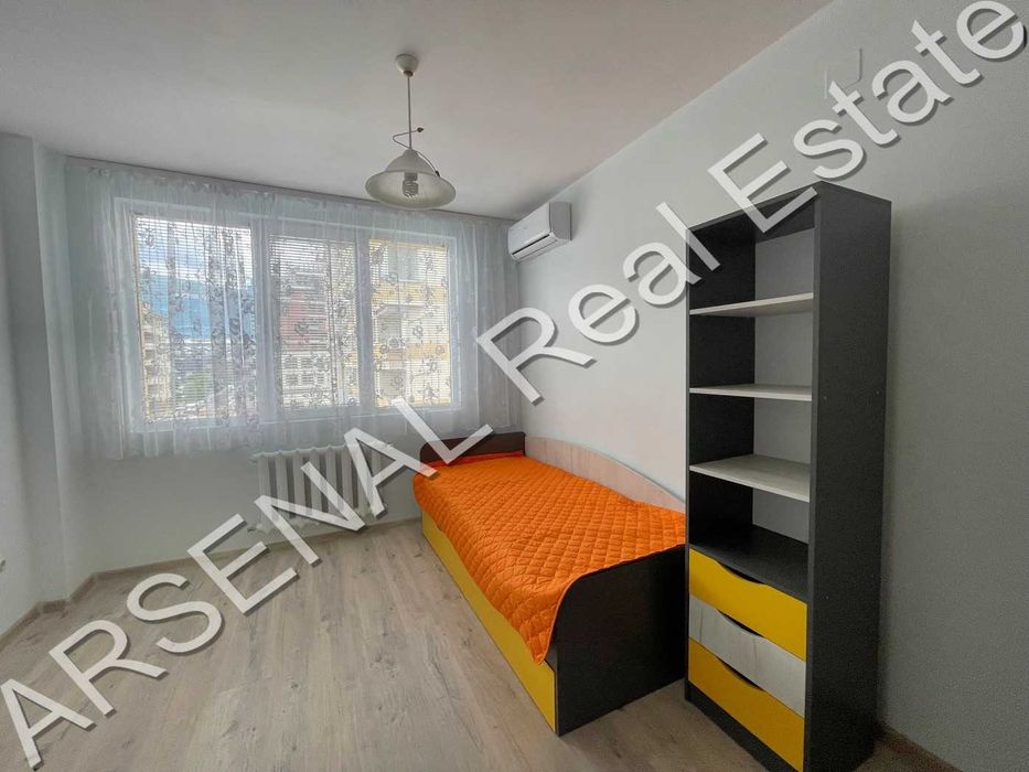 Дава се под наем Многостаен апартамент в София, Гоце Делчев - 180 кв.м за 1500 € - Снимка #8