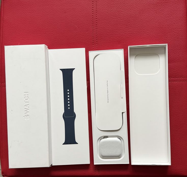 Apple Watch Series 9 45mm GPS + Cellular Silver – като нов, нова каишка