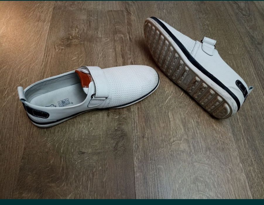 Продам туфли кожаные детские