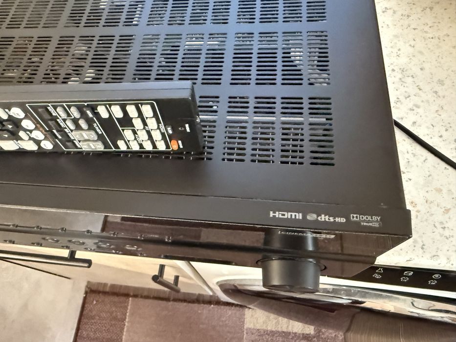 Yamaha RX-V373 resiver