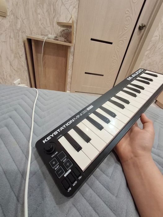 M-Audio Keystation Mini 32 MK3 — компактная MIDI-клавиатура