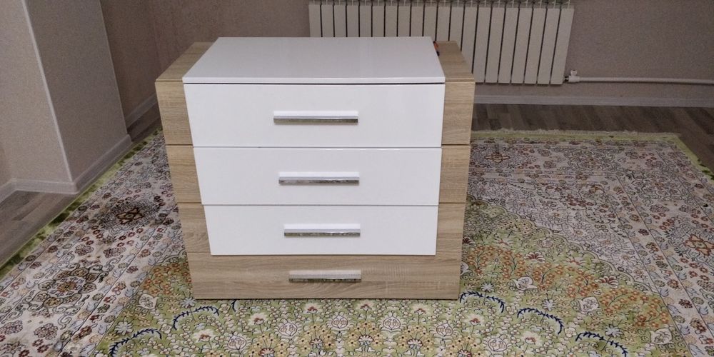 Комод с зеркалом