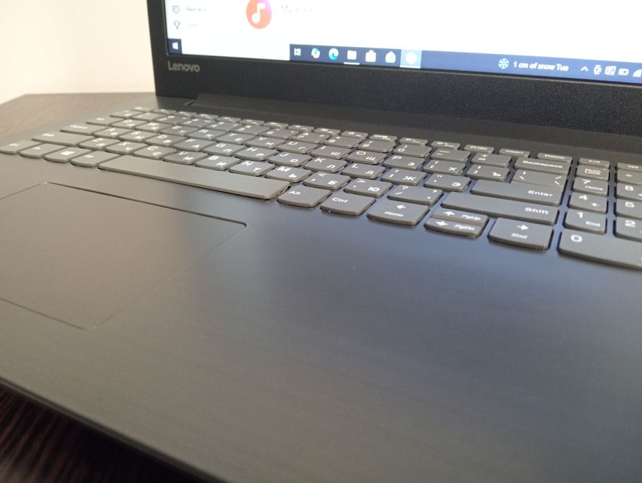 Офисный ноутбук Lenovo