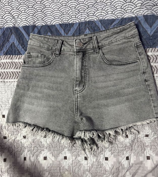 Къси панталонки с камъни