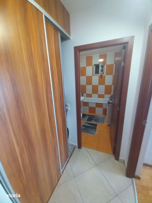 Apartament 3 camere, 67 mp, etaj 3/5, zona Sud
