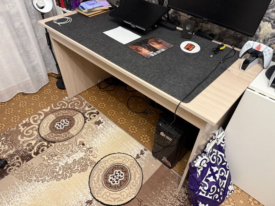 Продам компьютерный стол