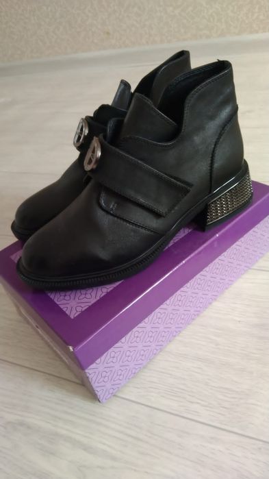 ботинки осенние продам