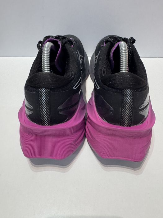 Маратонки ASICS NOVABLAST 3 . Номер 41.5