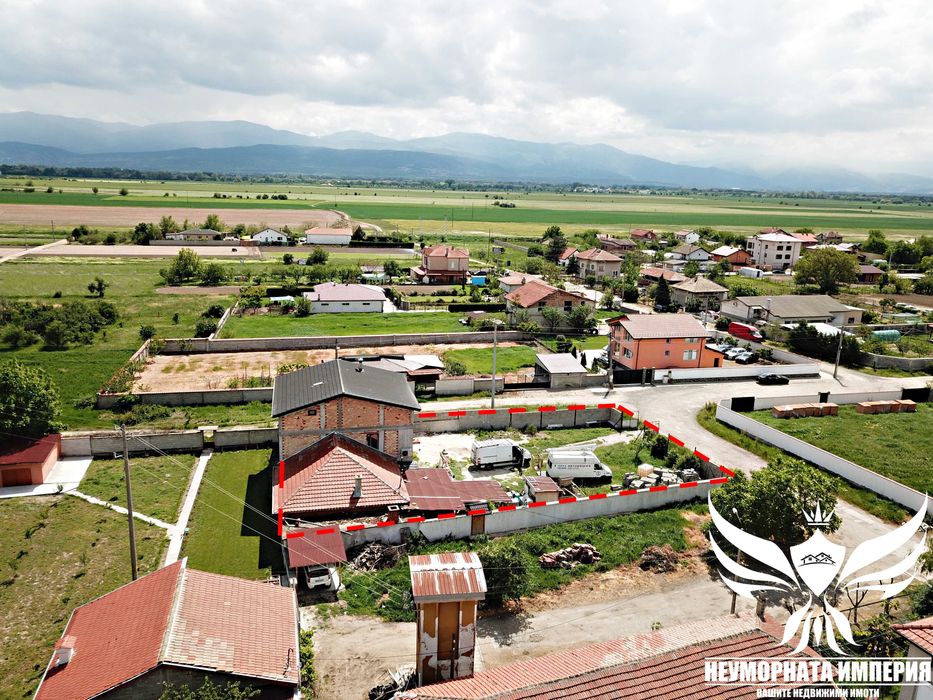 Продавам нова къща с широк двор 820кв.м. в село Костиево, общ.Марица