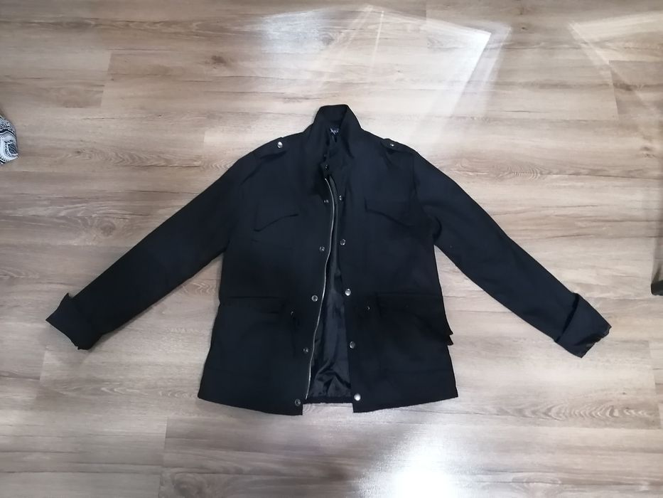 Стильная фирменная  куртка