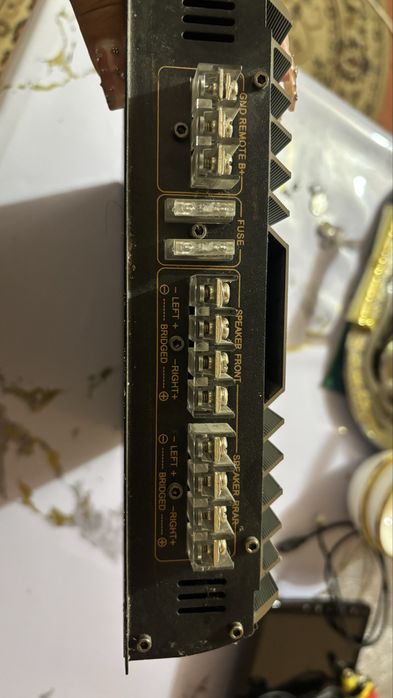 Усилитель звука для авто