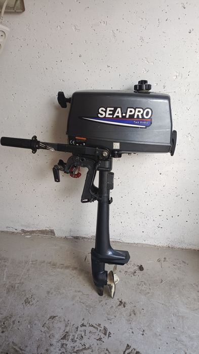 Продам лодку с мотором