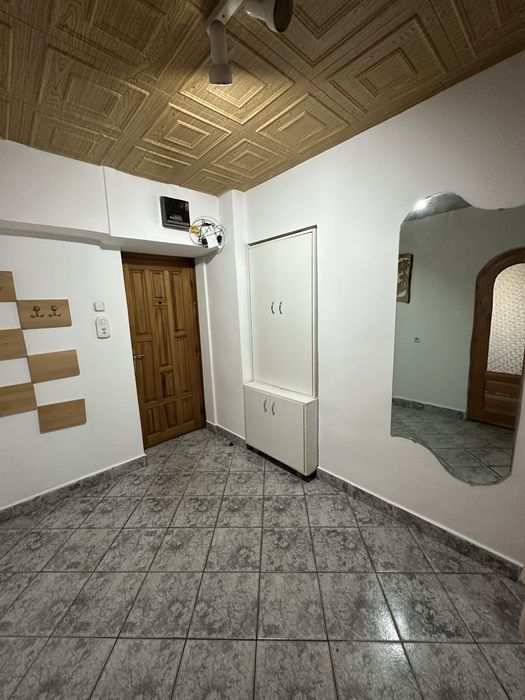 Închiriez  apartament 2 camere Piata Mica