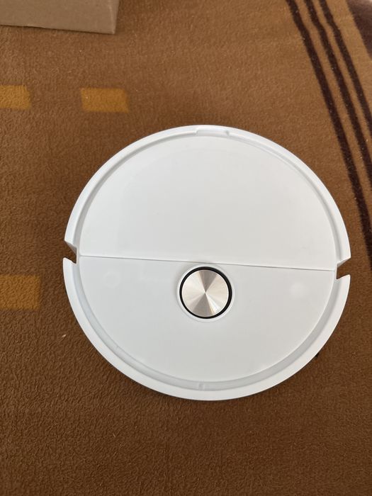 Se vinde mini aspirator inchepe prin spatile mici
