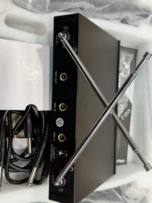 AUNA VHF-2-H – безжичен микрофонен комплект с 2 динамични микрофона