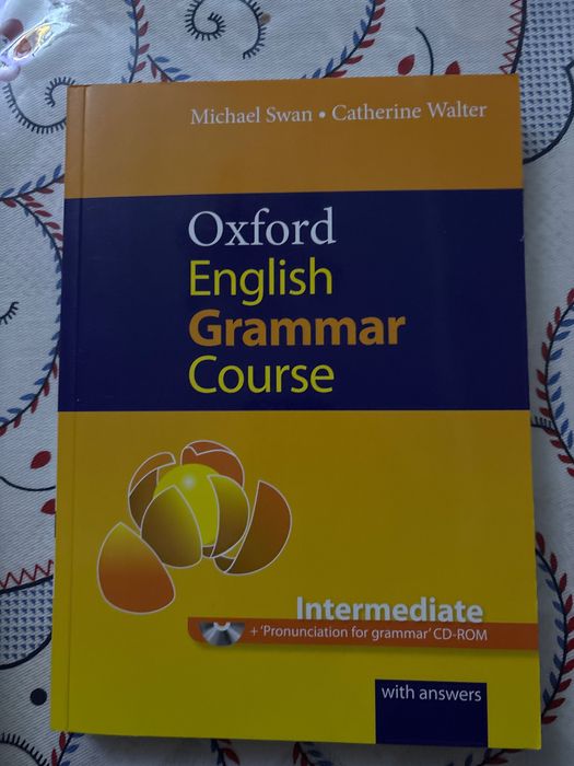 English in Use, Oxford Grammar Course, Cambridge, Oxford, Pearson.