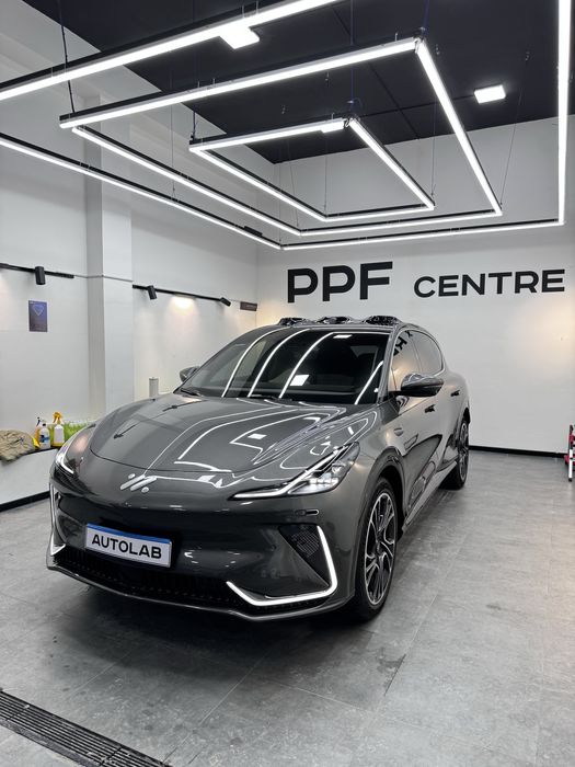 Полиуретановая плёнка для защиты кузова автомобиля