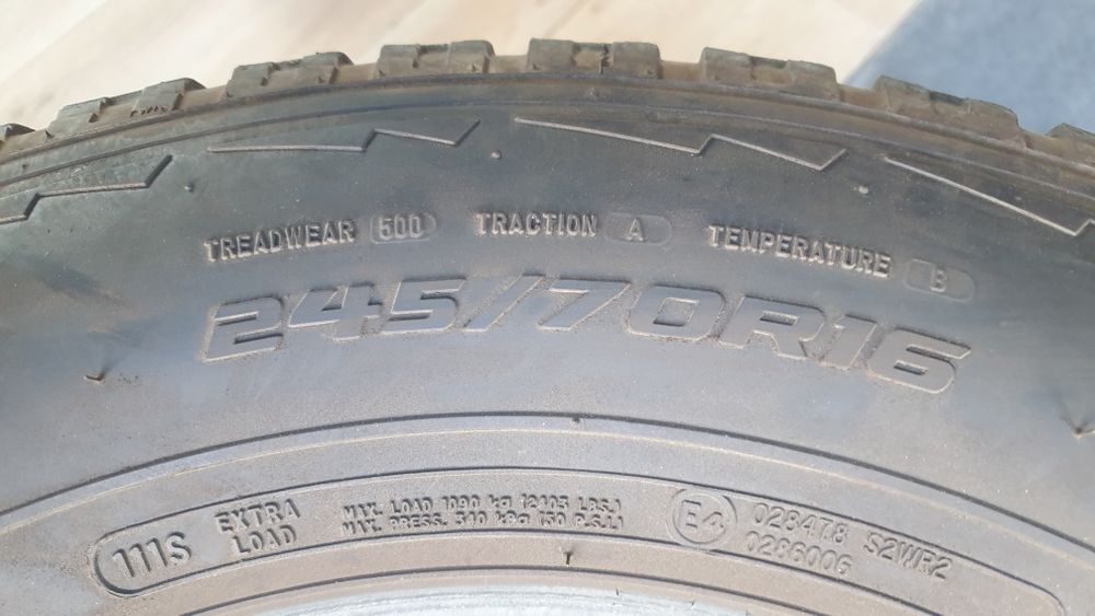 Всесезонни гуми 245/70/16 АТ. DOT 5023г.
