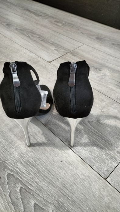 Sandale piele întoarsă negre noi