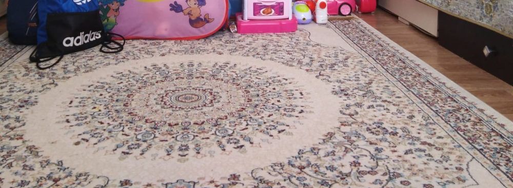 Продам 2 ковры в хорошем состоянии