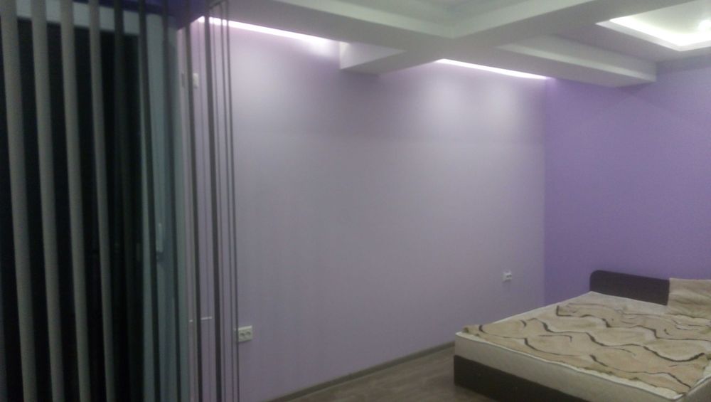 Обширен 100 кв.м. двустаен апартамент под наем в "Сухата река"