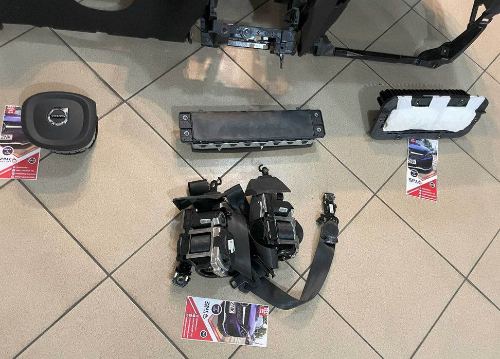 Volvo XC60 II plansa bord  kit airbag volan pasager genunchi - centuri