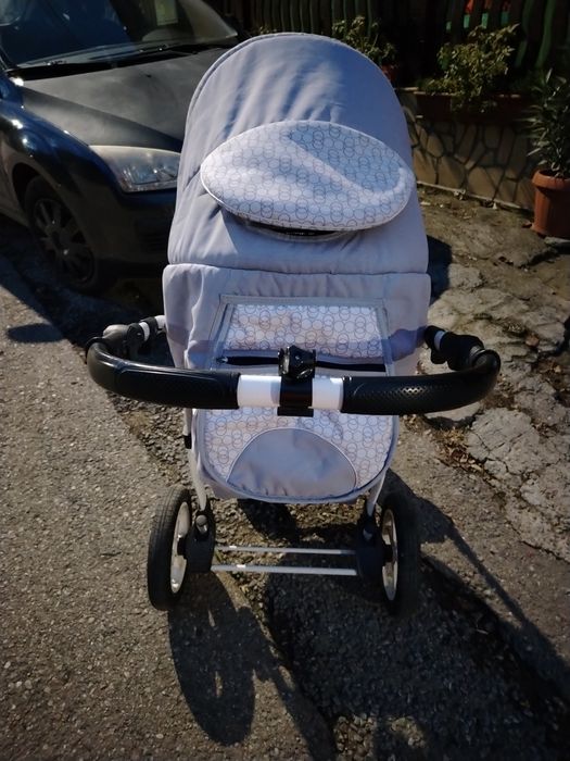 Vând cărucior 2 în 1