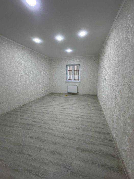 Продается квартира в Яшнабадском районе Новостройка 2-х ком 1-этаж