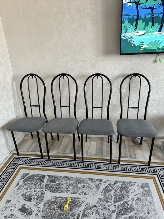 Продам стулья 4 штуки