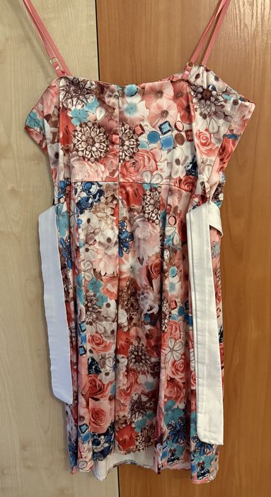 Рокля с флорален мотив