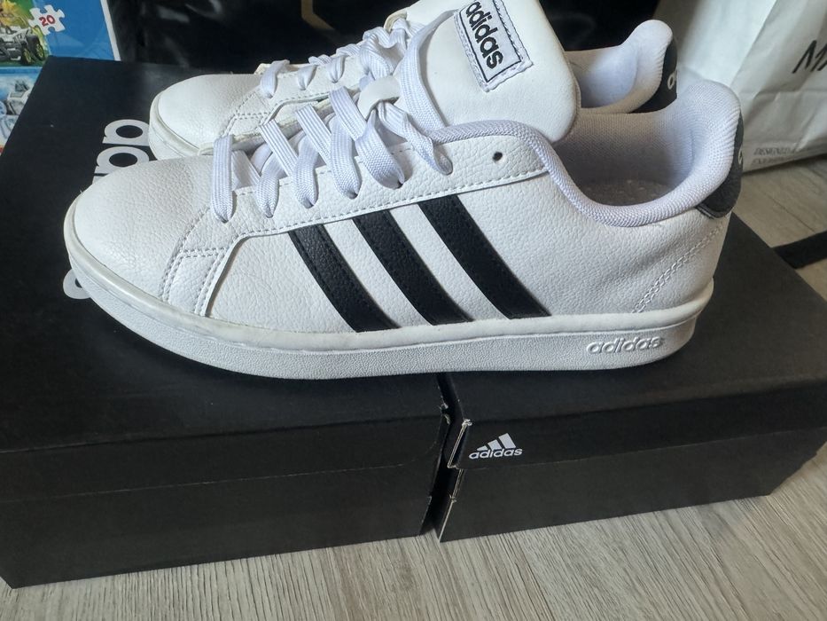 Дамски кецове Adidas