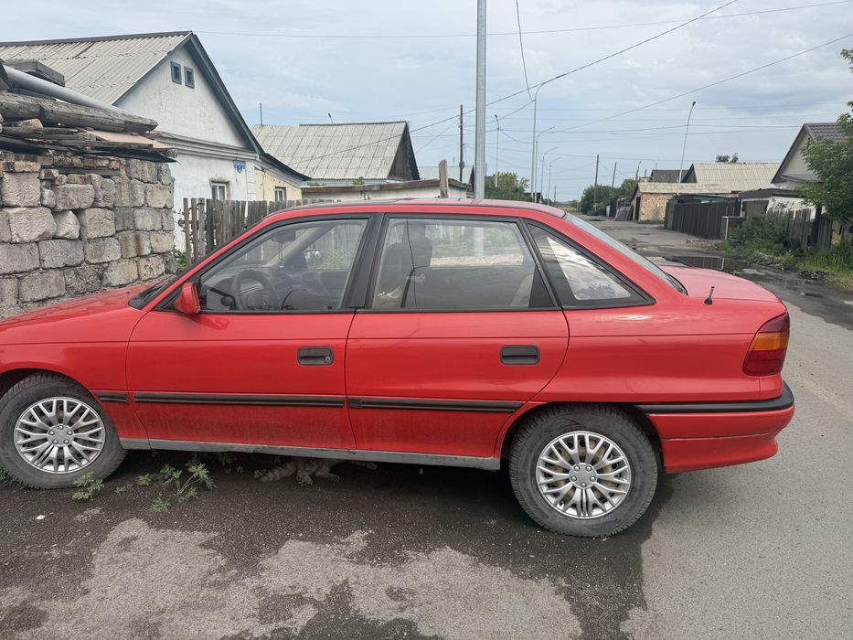 Опель астра продам срочно