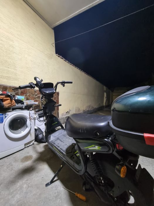 Tesla elektra skuter