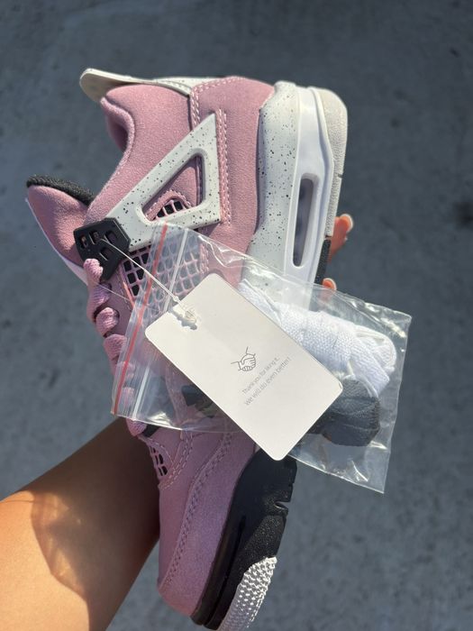 Jordan 4  розови
