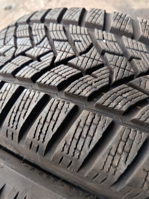 Зимни гуми -2022г.-16цола-205/55-1бр.-45€-."DUNLOP"-като нови