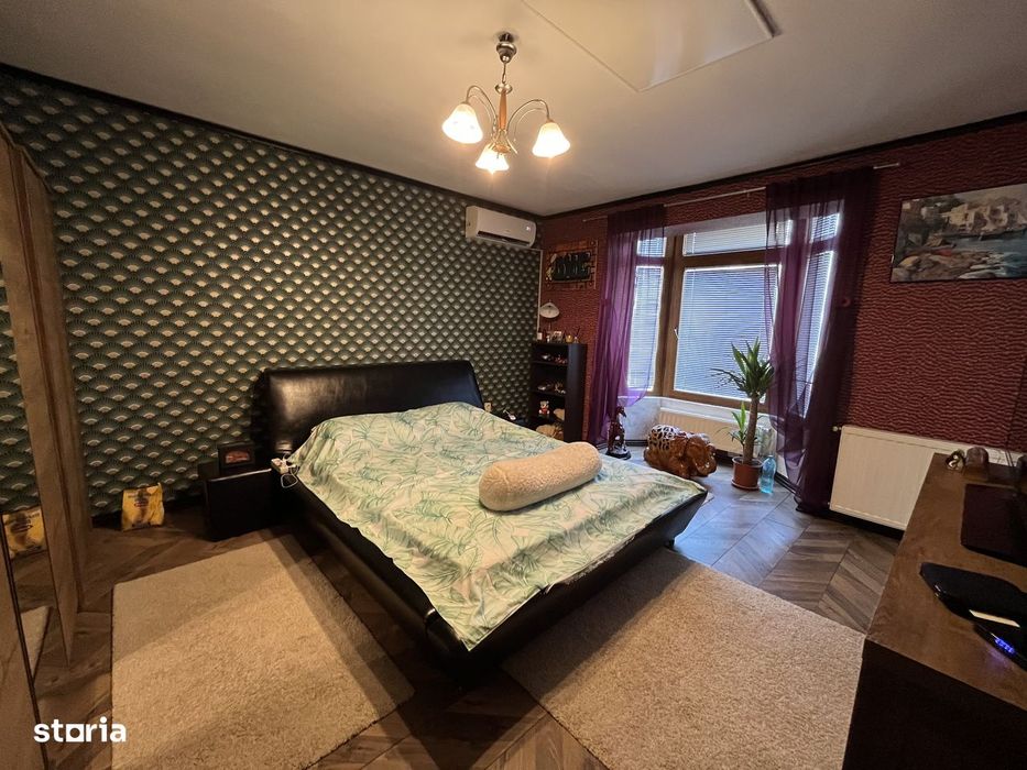 Vila 10 camere + / Valea Oltului / 620 mp utili / 2190 mp curte