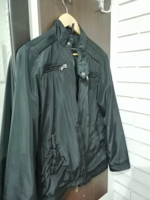 Чисто ново яке Calvin Clein размер S Промо