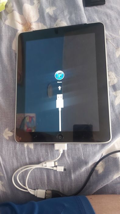 Таблет iPad ти  64 GB