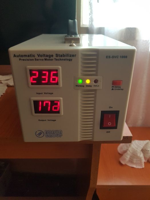 Stabilizator tensiune 600w .